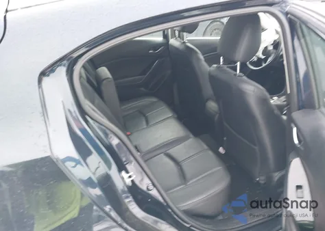 2018 Mazda Mazda3 Touring из США, поврежденный, VIN 3MZBN1L38JM273771